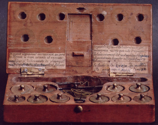 Muntgewichtdoos
              Mousset Luik